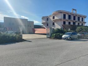 Complesso industriale con pertinenze